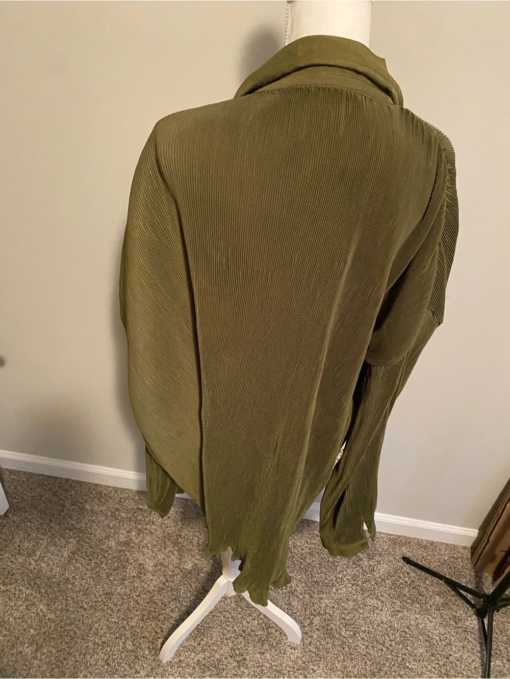 Olive Green Pleated Plisse Button-Up Blouse & Pant Set Size USA 26 NWT